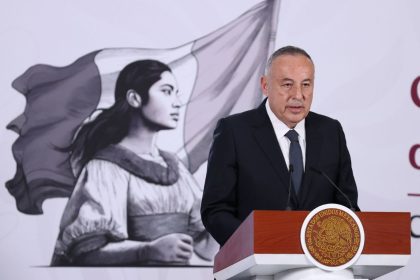 José Luis Cervantes, fiscal general de Justicia del Estado de México, durante la conferencia mañanera del Pueblo en la que se informó sobre el ataque armado del día de ayer en la zona arqueológica de Teotihuacán. FOTO: GALO CAÑAS/CUARTOSCURO.COM
