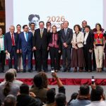CIUDAD DE MÉXICO, 15ABRIL2026.- Claudia Sheinbaum Pardo, presidenta de México, encabezó la conferencia Mañanera del Pueblo, desde Palacio Nacional, en la que se presentó al grupo de científicos e investigadores de diversas instituciones educativas (destacan UNAM, UAM e IPN) que revisará la viabilidad para la extracción de hidrocarburos mediante el proceso de “fracking”.
FOTO: GALO CAÑAS/CUARTOSCURO.COM