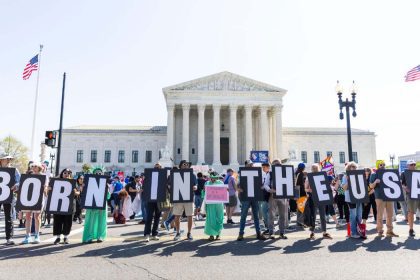 protesta ciudadanía por nacimiento trump
