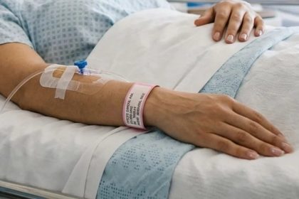 enfermo hospital suero vitaminado