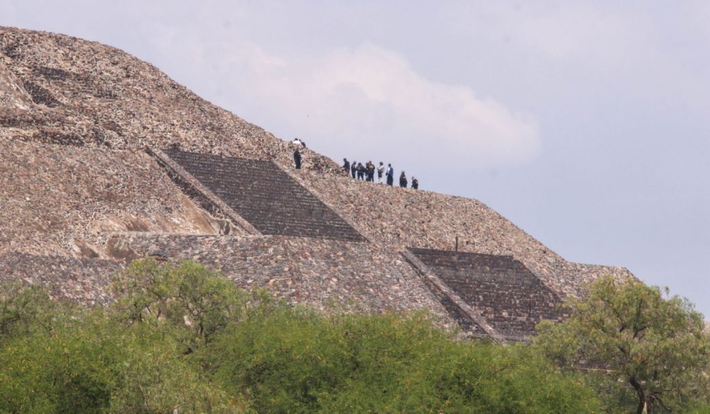 piramide luna teotihuacan 01