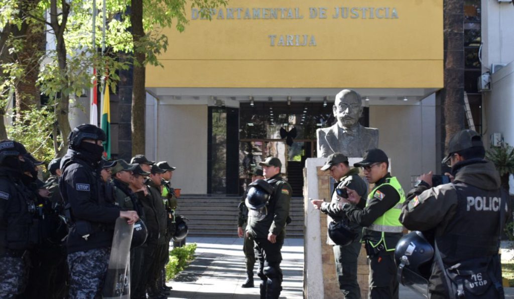 evo morales no se presenta a juicio