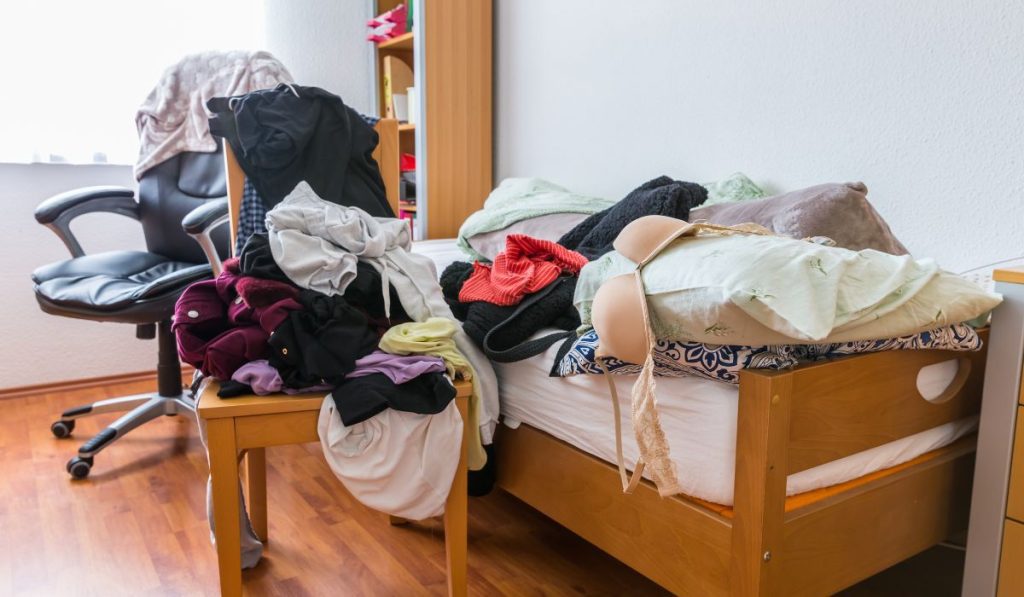 habitación sucia