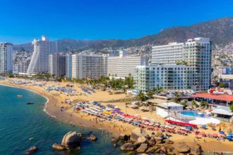 Acapulco brilla este puente largo