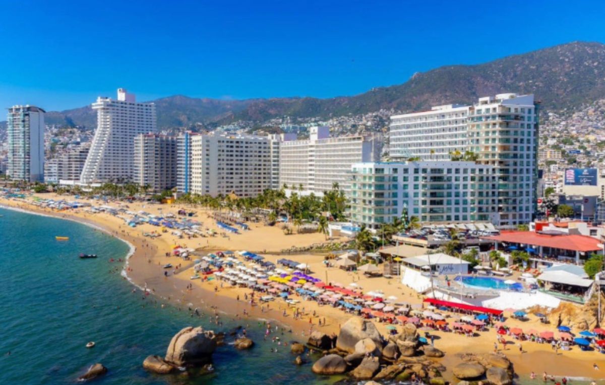 Acapulco brilla este puente largo