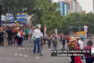 abuchean a clara brugada en reforma