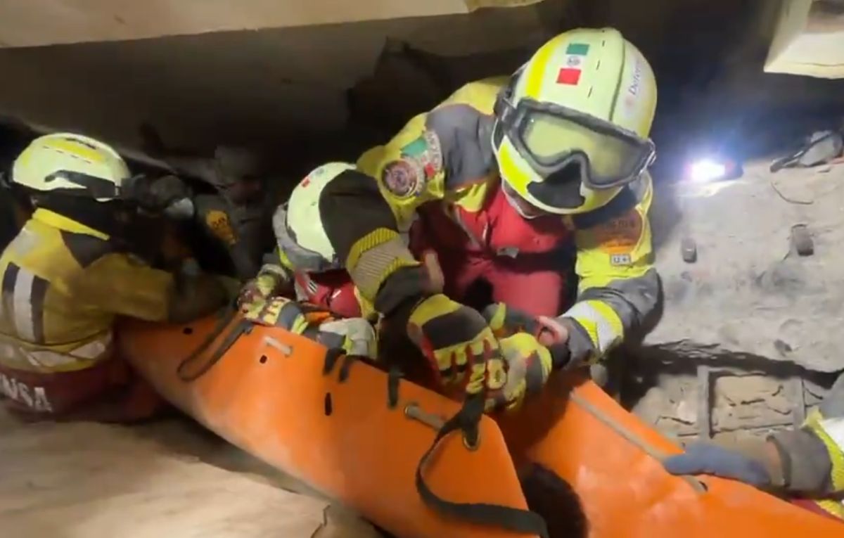 Ejército mexicano rescata con vida a niño de 9 años tras terremoto en Venezuela