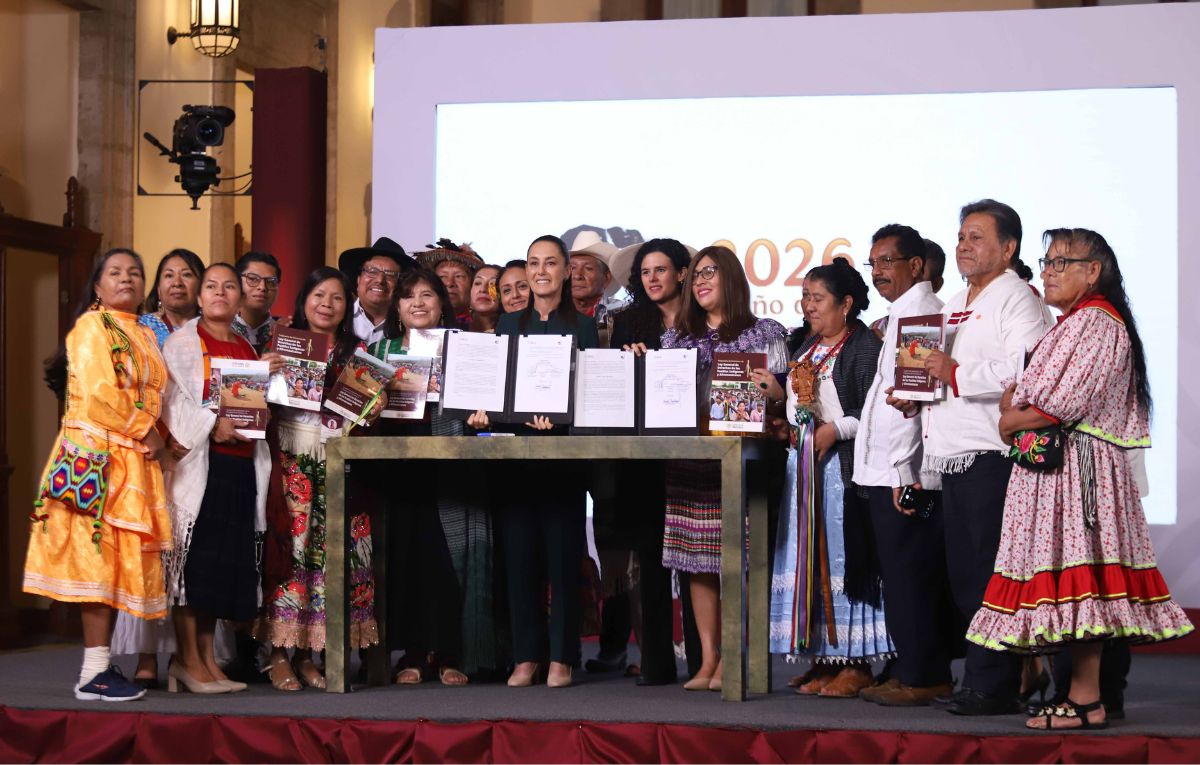 Sheinbaum inicia consulta nacional para crear la Ley General de Derechos de los Pueblos Indígenas y Afromexicanos. FOTO: GRACIELA LÓPEZ/CUARTOSCURO.COM