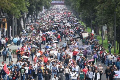 CNTE hacia estadio Ciudad de méxico