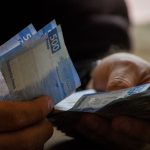 remesas pesos dinero 01
