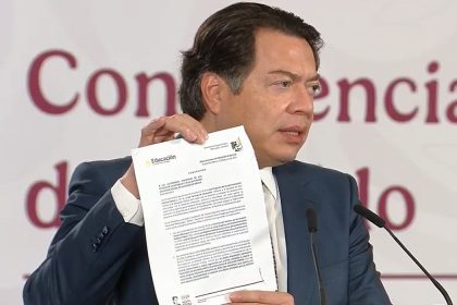 Mario Delgado, escuelas militarizadas prohibidas