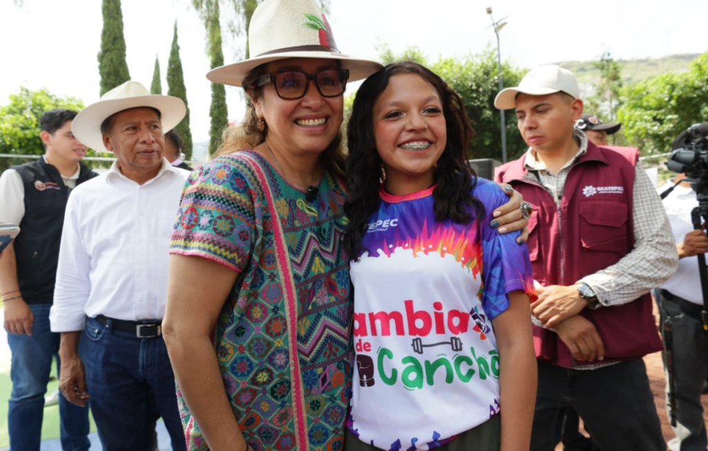 azucena cisneros edomex