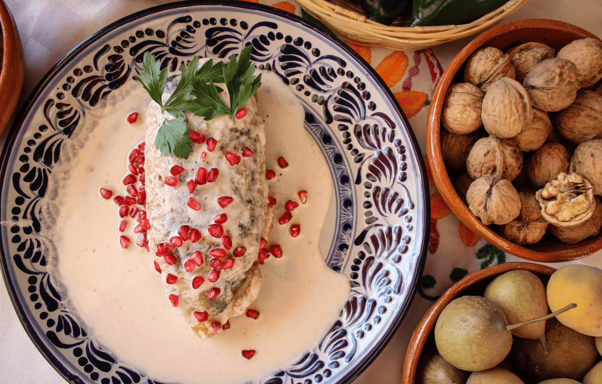 chiles en nogada