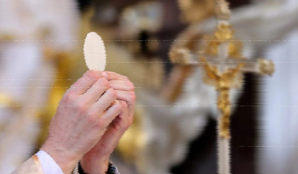 la hostia el cuerpo y sangre de cristo