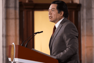 mario delgado cierre escuelas militarizadas
