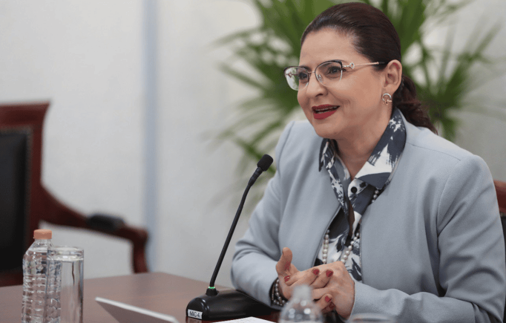 monica soto renuncia