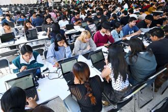 alumnos examen control unam